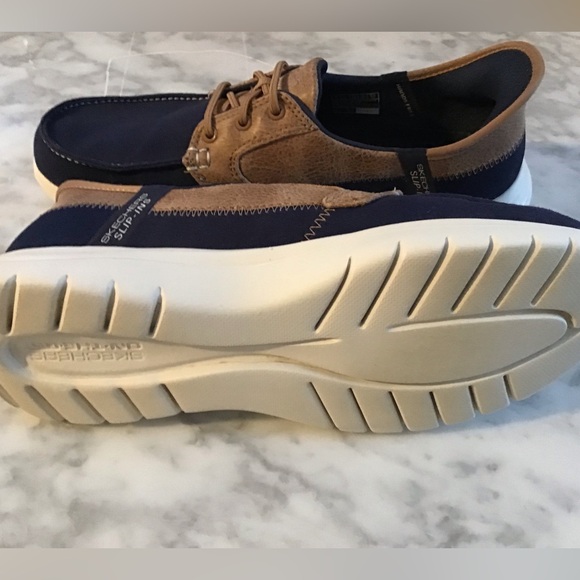 Sketchers Slip Ins Women’s Size 8, Navy & Tan NWT - Picture 4 of 16